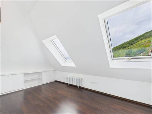 Schlafzimmer 3 - Zweistöckige Maisonette mit Weinbergblick - hier wird jeder Tag zum Ausblick