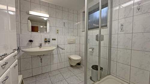Badezimmer Untergeschoss - 