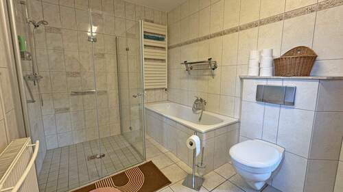 Badezimmer Erdgeschoss - 