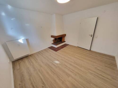 Souterrain: Gäste-/Arbeitszimmer - 