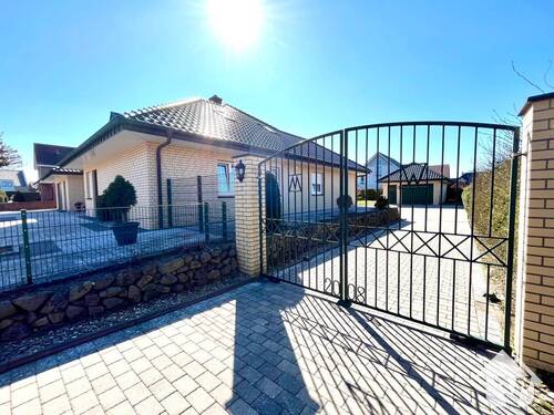 Hausansicht - Einfamilienhaus mit 291,80 m&sup2; in Haselünne zum Kaufen