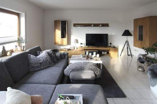 Wohnzimmer - 6 Zimmer Einfamilienhaus zum Kaufen in Eppingen