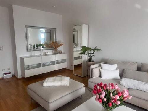 sonniger Wohnbereich - Etagenwohnung mit 67,10 m&sup2; in Nürnberg zur Miete