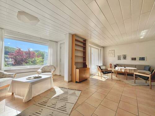 EG, Wohnen, mit Balkon - 