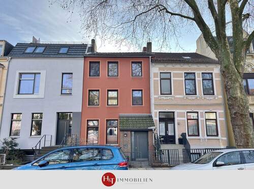 H&T Immobilien - Maisonett-Wohnung in Bremen Neustadt - Familienglück mit Kamin und Garten - Obergeschosswohnung in der Neustadt