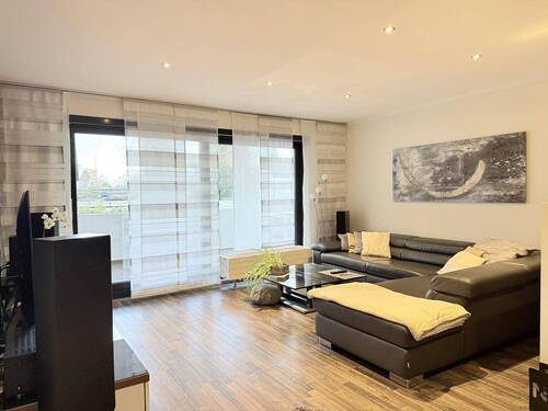 Wohnzimmer - 2 Zimmer Etagenwohnung zum Kaufen in Langenfeld