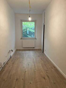 Küche mit Abstellraum - 