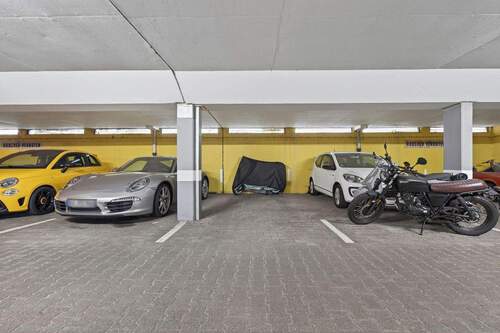 Tiefgaragenstellplatz - 