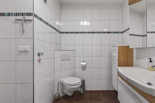 Badezimmer - 3 Zimmer Etagenwohnung in Karlsruhe / Durlach