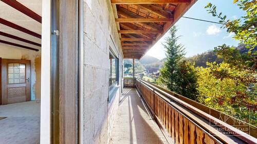 OG - langer Balkon vom Wohnzimmer - 