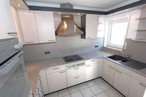 ... praktische Küche mit Fenster... - 