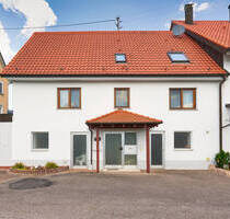 Zuhause im Grünen Charmante Doppelhaushälfte mit großem Grundstück und vielfältigem Potenzial - Wüstenrot / Schweizerhof Maienfels