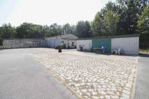 Nebengelass + Tankstellengebäude - 