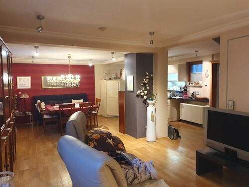 OG: Wohn-/Esszimmer - 4 Zimmer Einfamilienhaus in Boxberg