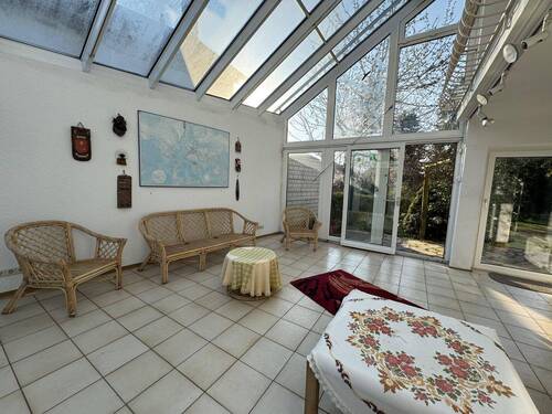 Wintergarten - Einfamilienhaus mit 160,00 m&sup2; in Linkenheim-Hochstetten zum Kaufen