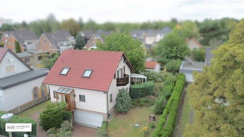 Außenansicht - Gepflegtes Einfamilienhaus mit großzügigem Garten zum Sofortbezug