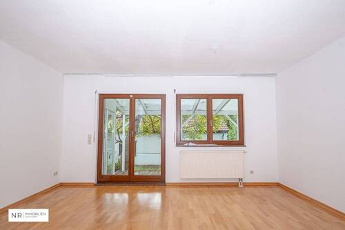 Wohnzimmer - 5 Zimmer Einfamilienhaus zur Miete in Berlin