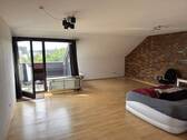 Wohnzimmer.jpg - 2,5-Zimmer-Wohnung mit Südbalkon und PKW-Stellplatz in beliebter und ruhiger Lage von Möhrendorf