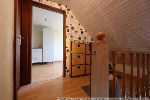 27 Flur im DG - 