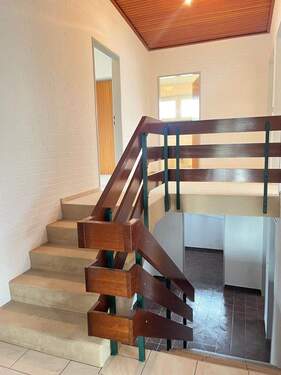 Treppenaufgang zum 2. Geschoss (3) - 