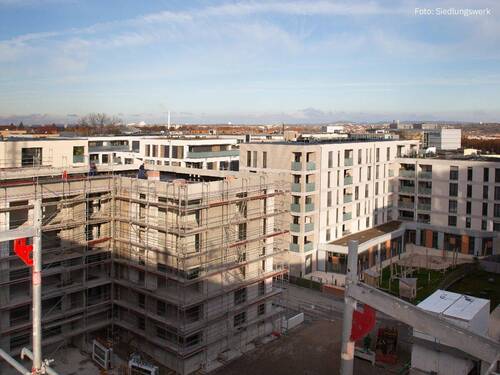 Blick auf Haus 1 und Rosenstein III - 