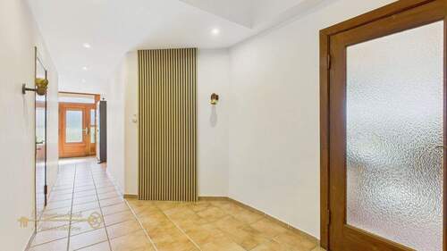 Flur EG - Mehrfamilienhaus, Wohnhaus mit 157,00 m&sup2; in Lilienthal zum Kaufen