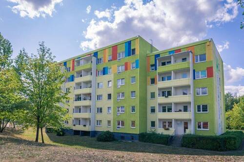 Hausansicht - barrierearme 1-Raum-Wohnung mit Balkon