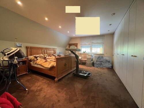 14. Haus re. Schlafzimmer - 