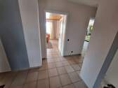 Flur.jpg - Mehrfamilienhaus, Wohnhaus mit 130,00 m&sup2; in Wakendorf I zur Miete