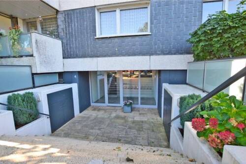 Hauseingang - 2 Zimmer Etagenwohnung zur Miete in Essen