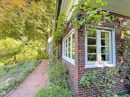 Außenansicht.jpg - 6 Zimmer Einfamilienhaus in Hamburg