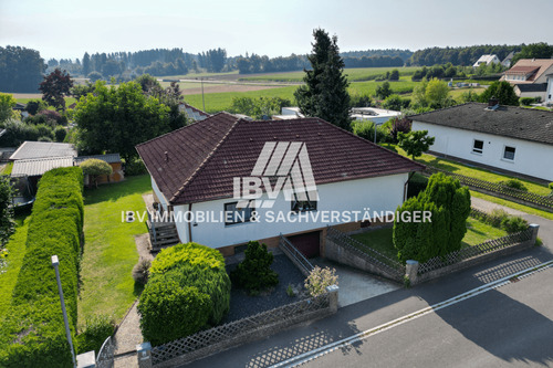 Titel - Bungalow in Amberg-Fuchsstein - naturnah wohnen!