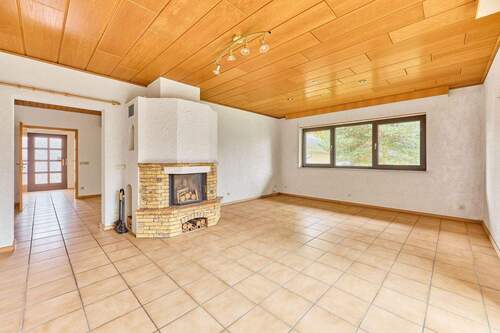 Wohnzimmer - 4 Zimmer Einfamilienhaus zum Kaufen in Olsbrücken