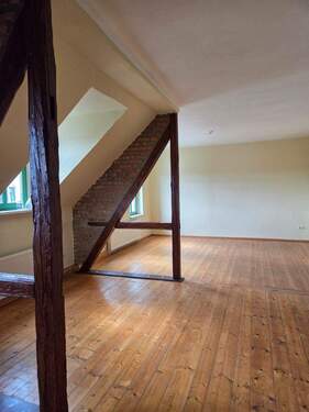 Wohnzimmer - 3 Zimmer Etagenwohnung in Geringswalde