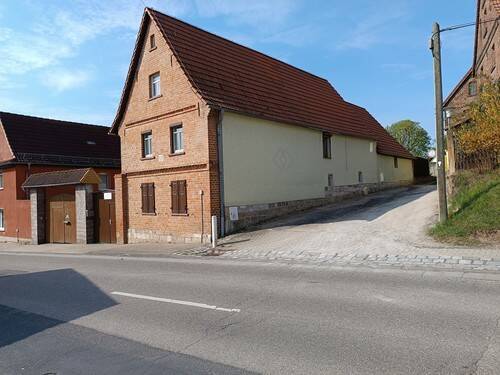 26016-1.jpg - - Einfamilienhaus mit Nebengebäude auf kleinem Grundstück -