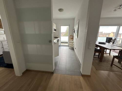 Flurbereich mit Glastür - 3 Zimmer Etagenwohnung zur Miete in Düren