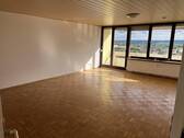 Wohnzimmer - Mehrfamilienhaus, Wohnhaus mit 99,50 m&sup2; in Crailsheim zur Miete