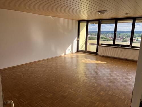 Wohnzimmer - Mehrfamilienhaus, Wohnhaus mit 99,50 m&sup2; in Crailsheim zur Miete