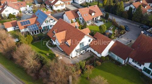 Vogelperspek. Süd-West Ansicht - 8 Zimmer Mehrfamilienhaus, Wohnhaus zum Kaufen in Apfeltrach