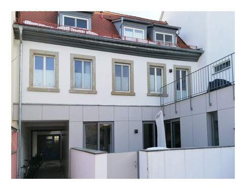 Ansicht Hofhaus - energetisch saniertes Hofhaus mit Ausblick, inmitten der Stadt.