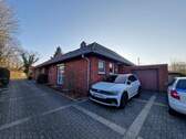 Außen_mit Garage und Stellplatz - 4 Zimmer Doppelhaushälfte in Varel