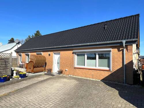 Frontansicht - Ihr neues Zuhause: Modernisiertes Einfamilienhaus in Wrist