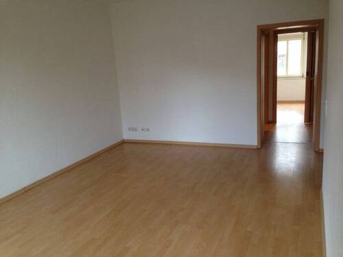 Wohnzimmer - 2 Zimmer Etagenwohnung zur Miete in Chemnitz