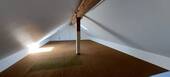 Dachboden mit Fenstern - 