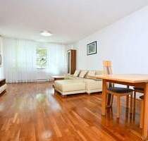 Frisch renoviert: Sonnige, voll möblierte Wohnung in Stuttgart West