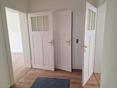 Flur - 3 Zimmer Etagenwohnung zur Miete in Dresden