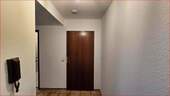 Flur mit Wohnungstür - 