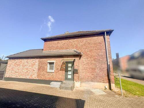 1 - 3 Zimmer Einfamilienhaus zum Kaufen in Baesweiler