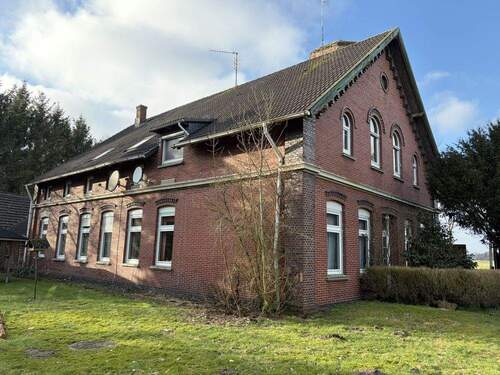 Hausansicht vom Garten aus - 