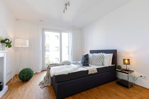 helles Schlafzimmer mit Stil - 